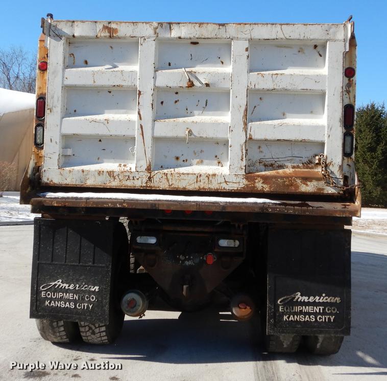 image for item J5532 2001 International 4900 dump truck