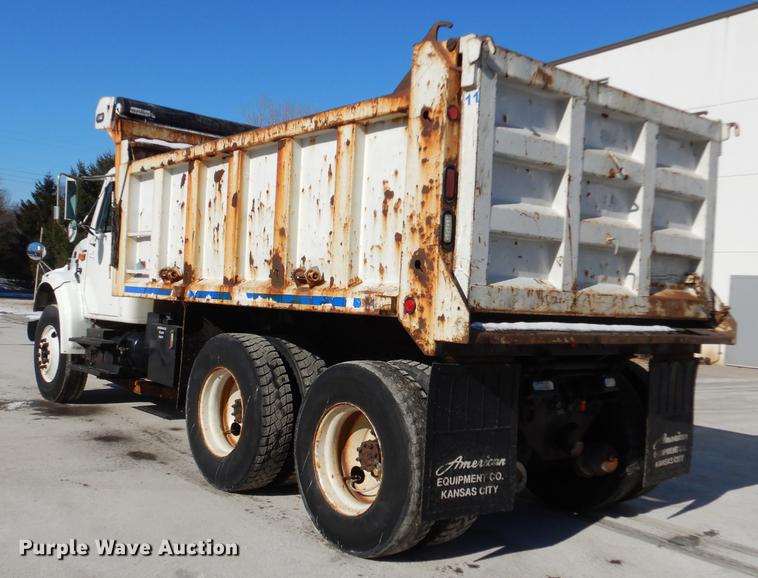 image for item J5532 2001 International 4900 dump truck