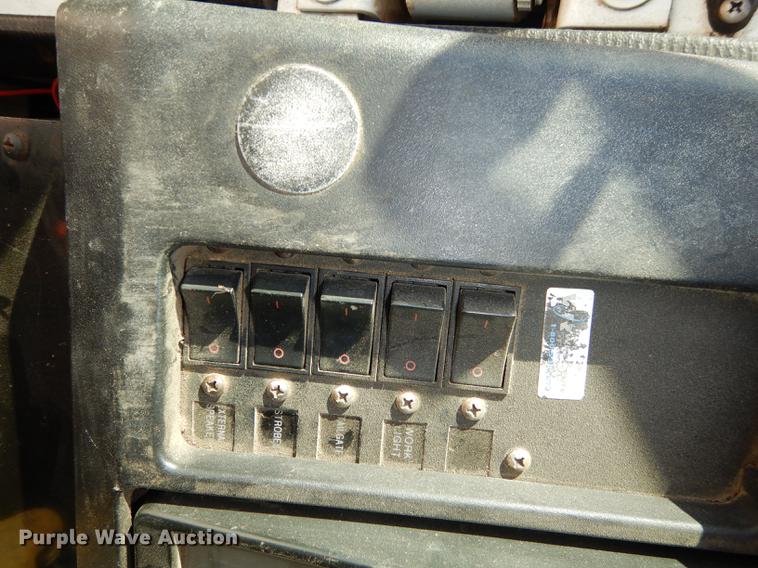 image for item J5532 2001 International 4900 dump truck