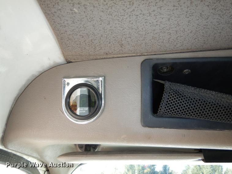 image for item J5532 2001 International 4900 dump truck