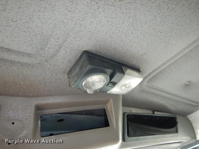 image for item J5532 2001 International 4900 dump truck