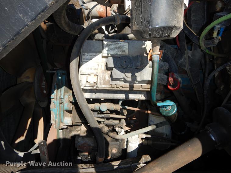 image for item J5532 2001 International 4900 dump truck