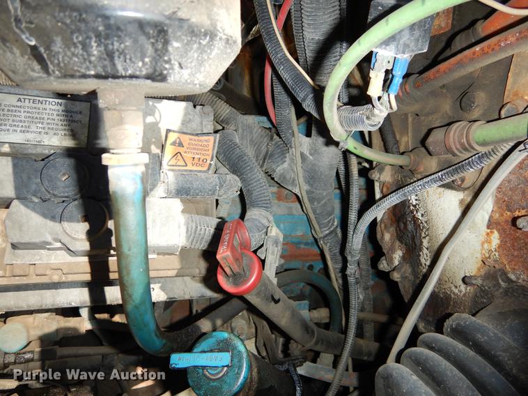 image for item J5532 2001 International 4900 dump truck