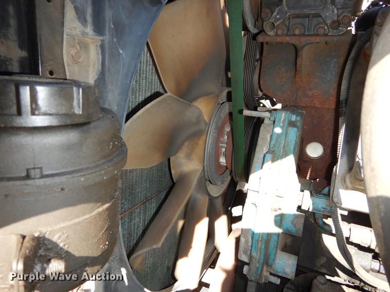 image for item J5532 2001 International 4900 dump truck