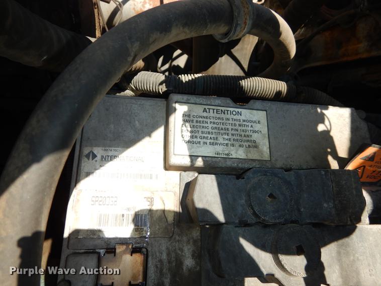 image for item J5532 2001 International 4900 dump truck