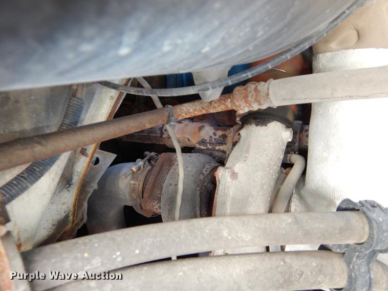 image for item J5532 2001 International 4900 dump truck