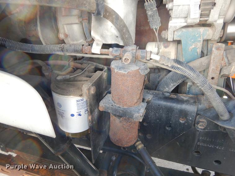 image for item J5532 2001 International 4900 dump truck