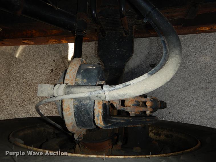 image for item J5532 2001 International 4900 dump truck