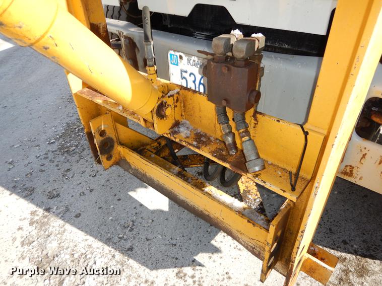 image for item J5532 2001 International 4900 dump truck