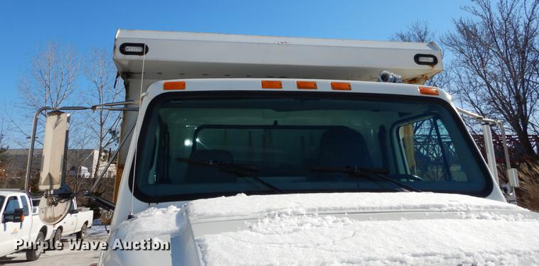 image for item J5532 2001 International 4900 dump truck