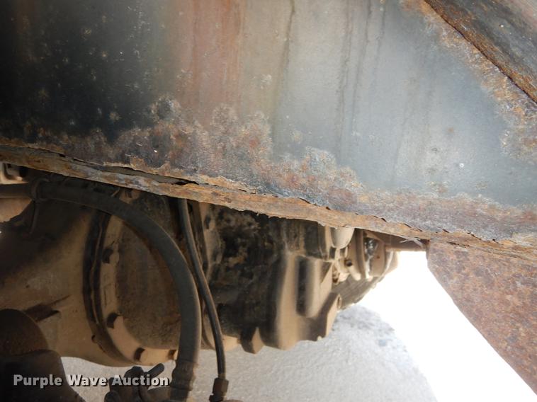 image for item J5532 2001 International 4900 dump truck