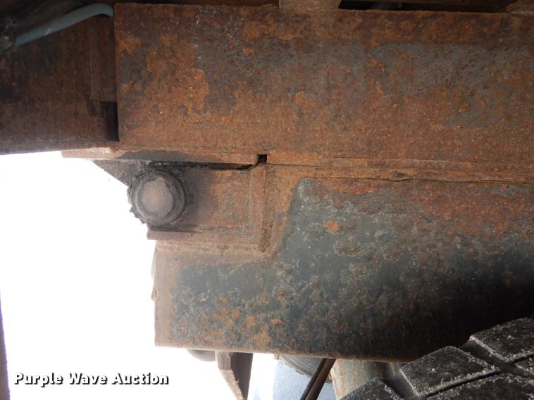 image for item J5532 2001 International 4900 dump truck