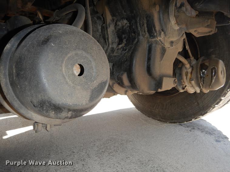 image for item J5532 2001 International 4900 dump truck