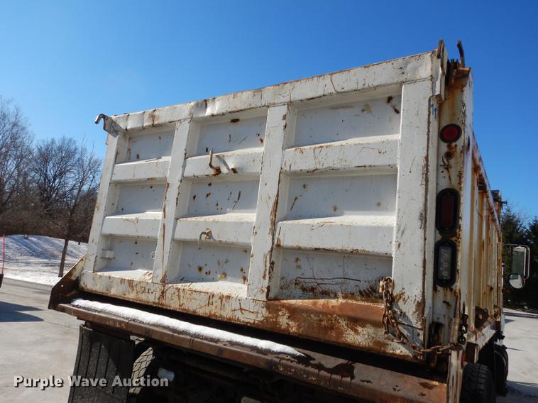 image for item J5532 2001 International 4900 dump truck