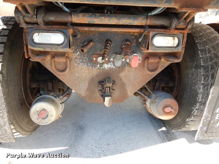 image for item J5532 2001 International 4900 dump truck