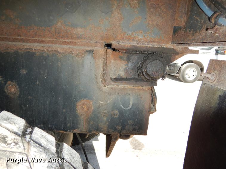 image for item J5532 2001 International 4900 dump truck