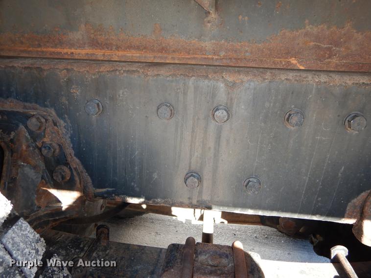 image for item J5532 2001 International 4900 dump truck