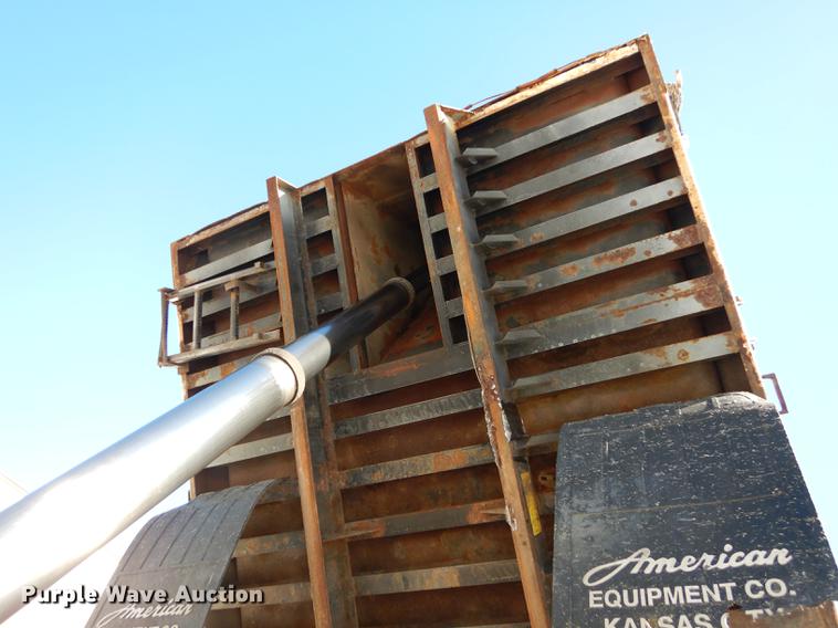 image for item J5532 2001 International 4900 dump truck