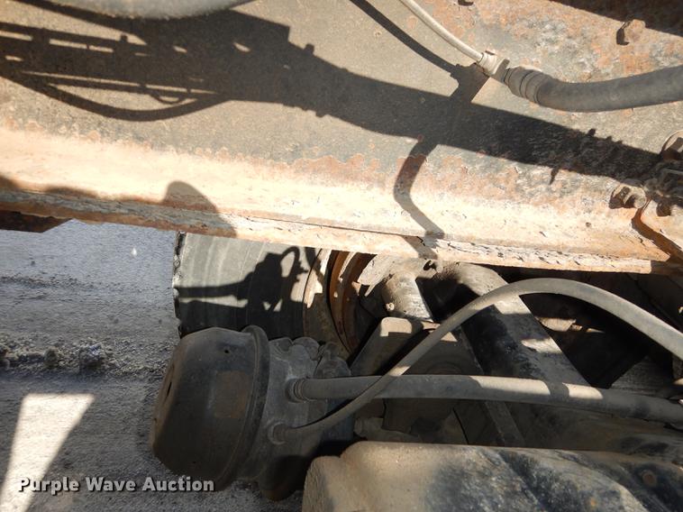 image for item J5532 2001 International 4900 dump truck