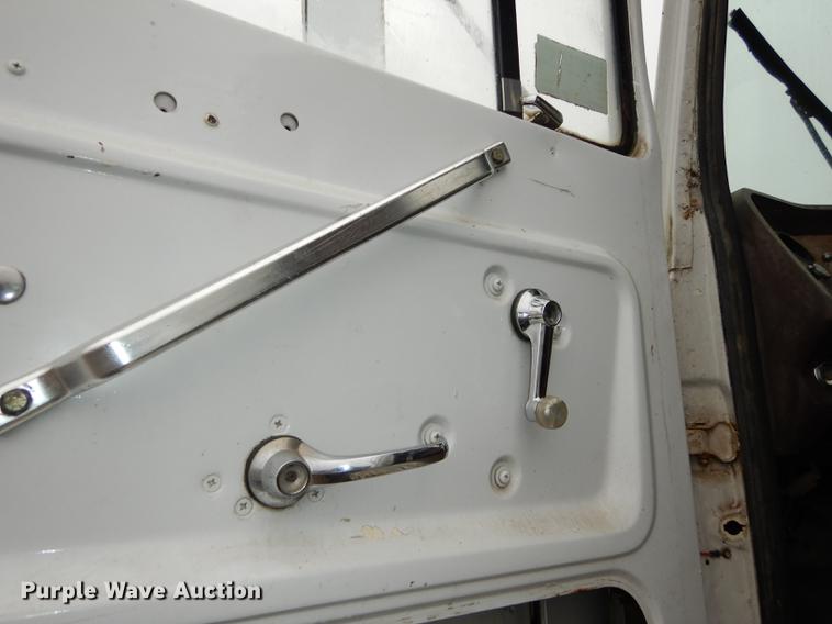 image for item J5533 1980 Ford 8000 truck cab and chassis