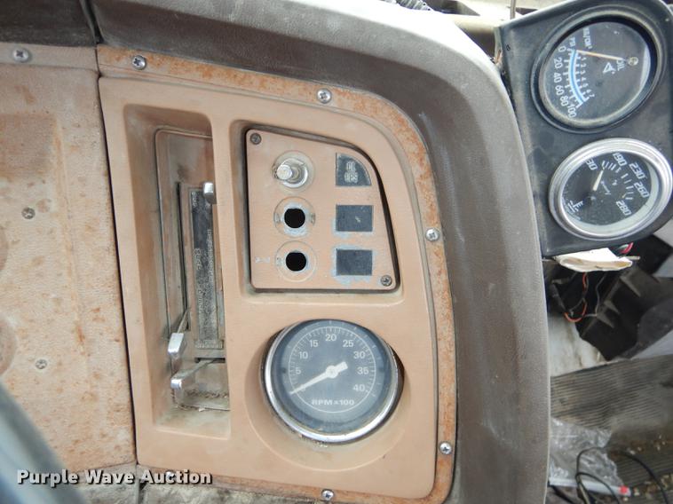 image for item J5533 1980 Ford 8000 truck cab and chassis