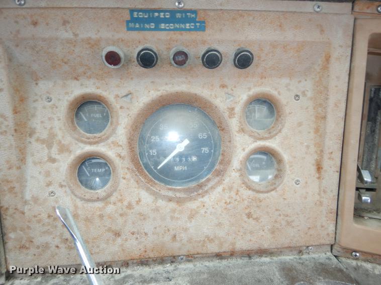 image for item J5533 1980 Ford 8000 truck cab and chassis