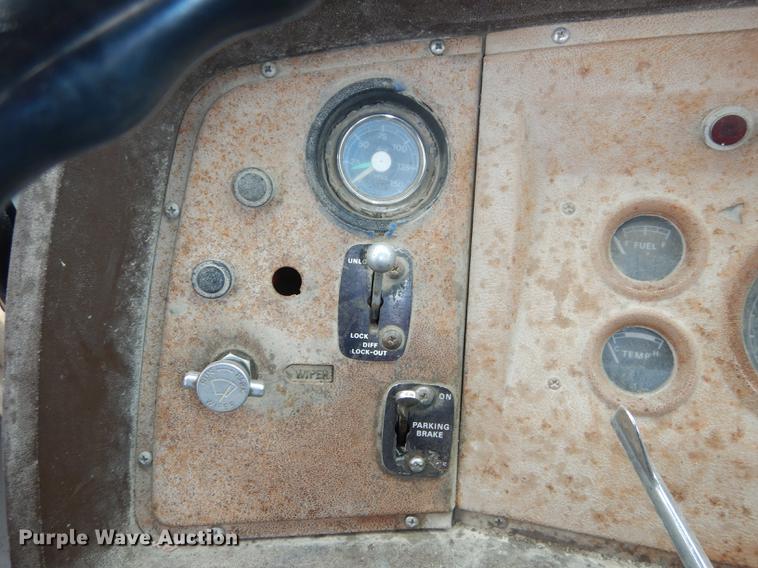 image for item J5533 1980 Ford 8000 truck cab and chassis