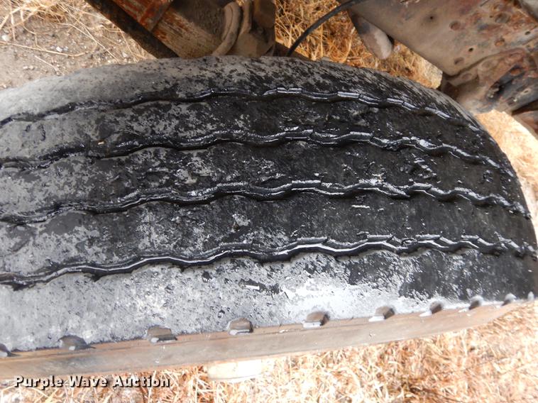 image for item J5533 1980 Ford 8000 truck cab and chassis