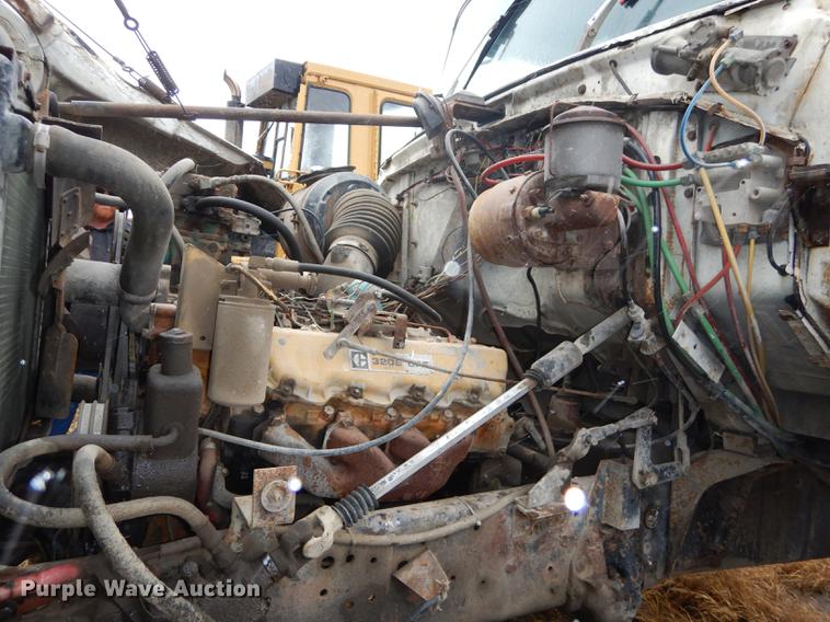 image for item J5533 1980 Ford 8000 truck cab and chassis