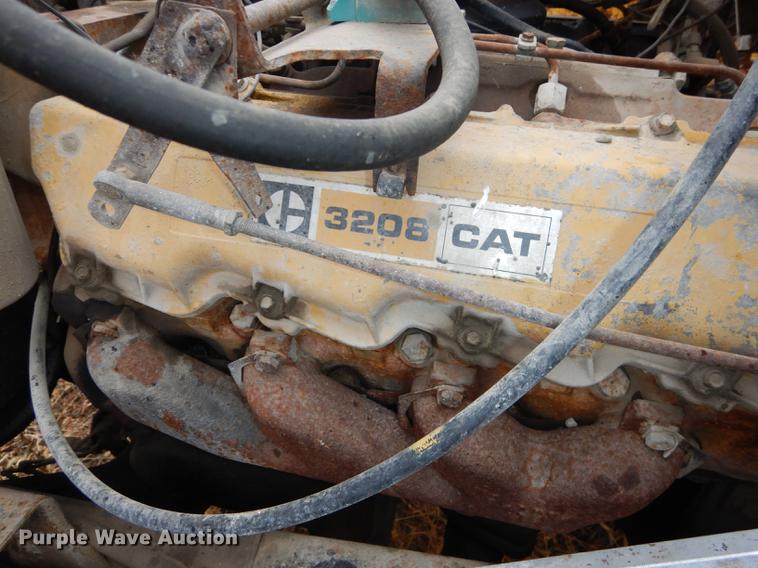 image for item J5533 1980 Ford 8000 truck cab and chassis