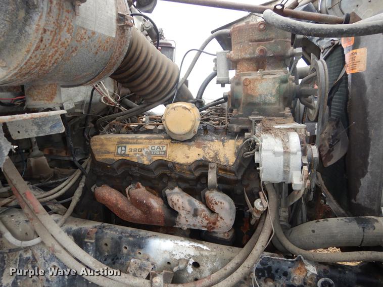 image for item J5533 1980 Ford 8000 truck cab and chassis