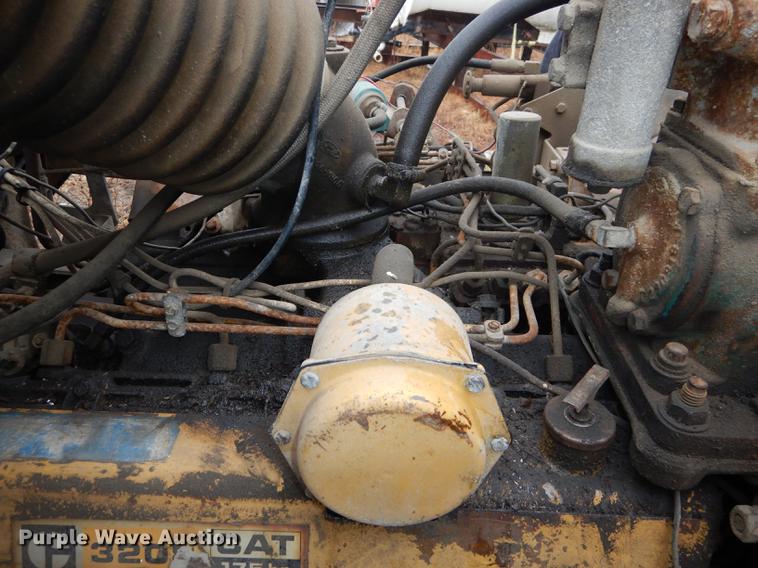 image for item J5533 1980 Ford 8000 truck cab and chassis