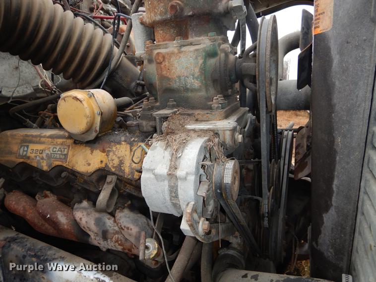 image for item J5533 1980 Ford 8000 truck cab and chassis