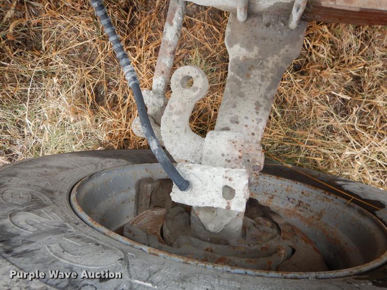 image for item J5533 1980 Ford 8000 truck cab and chassis