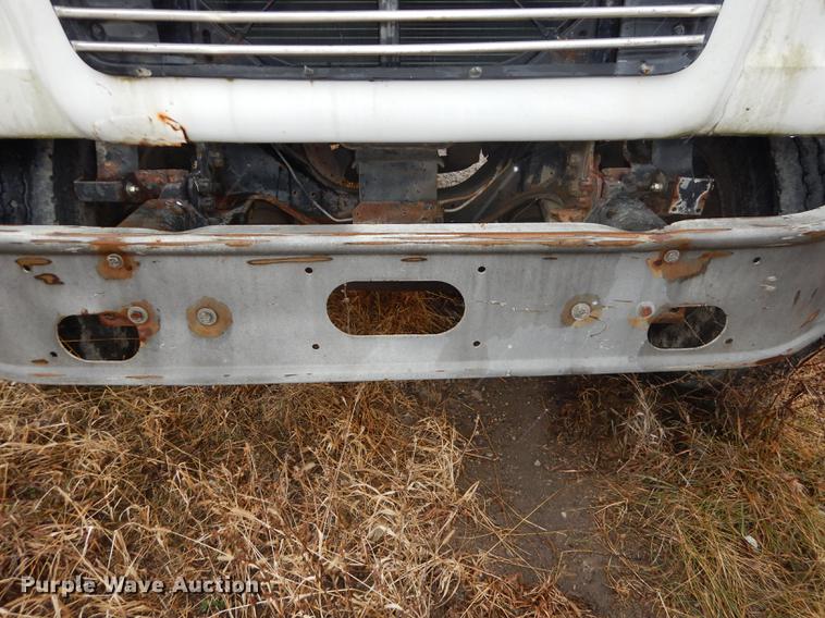 image for item J5533 1980 Ford 8000 truck cab and chassis