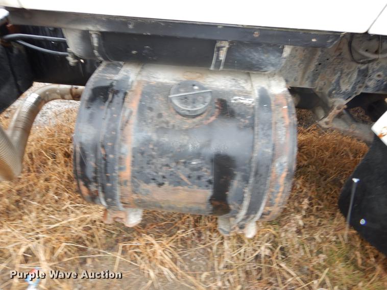 image for item J5533 1980 Ford 8000 truck cab and chassis