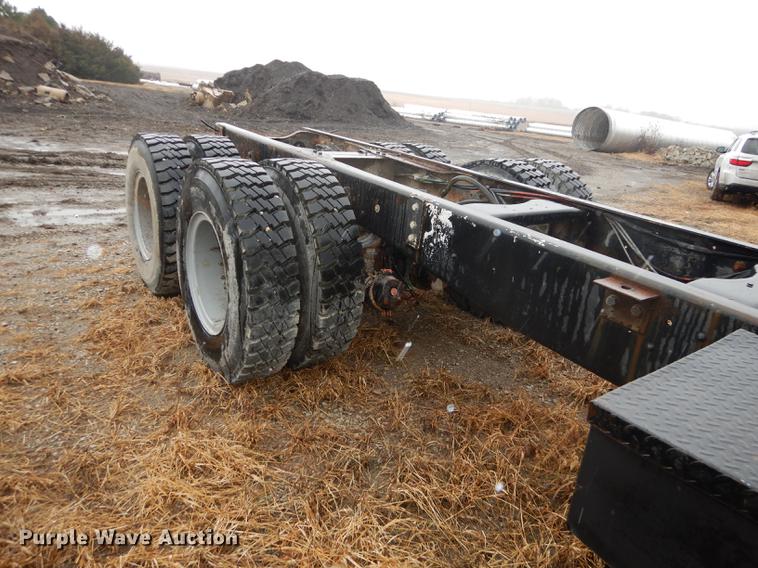 image for item J5533 1980 Ford 8000 truck cab and chassis