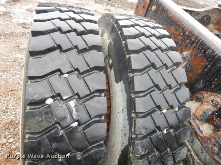 image for item J5533 1980 Ford 8000 truck cab and chassis