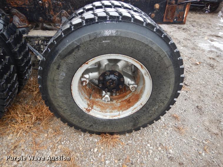 image for item J5533 1980 Ford 8000 truck cab and chassis