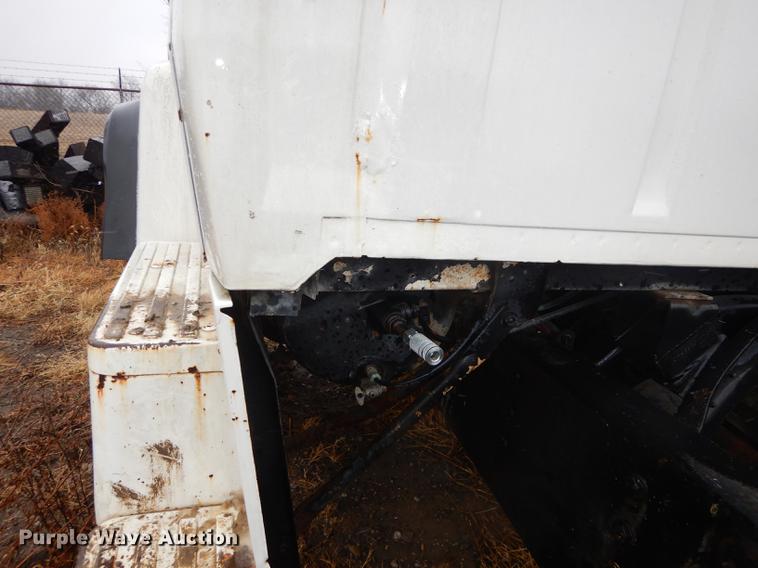 image for item J5533 1980 Ford 8000 truck cab and chassis