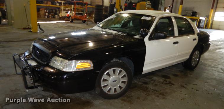 image for item J5534 2011 Ford Crown Victoria Police Interceptor