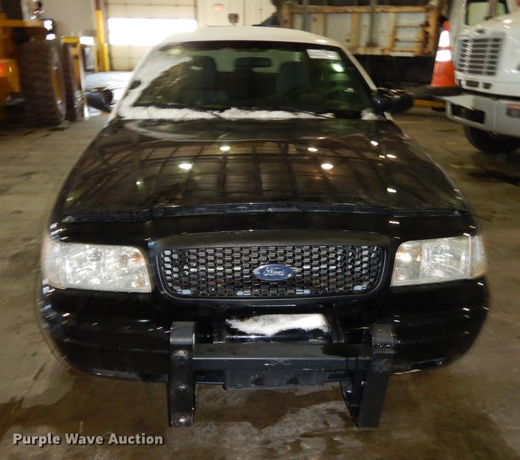 image for item J5534 2011 Ford Crown Victoria Police Interceptor