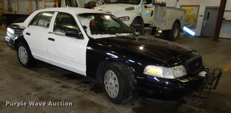 image for item J5534 2011 Ford Crown Victoria Police Interceptor