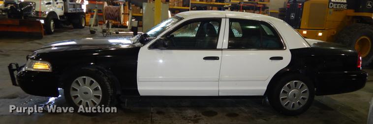 image for item J5534 2011 Ford Crown Victoria Police Interceptor