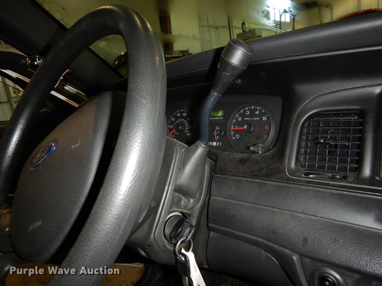 image for item J5534 2011 Ford Crown Victoria Police Interceptor