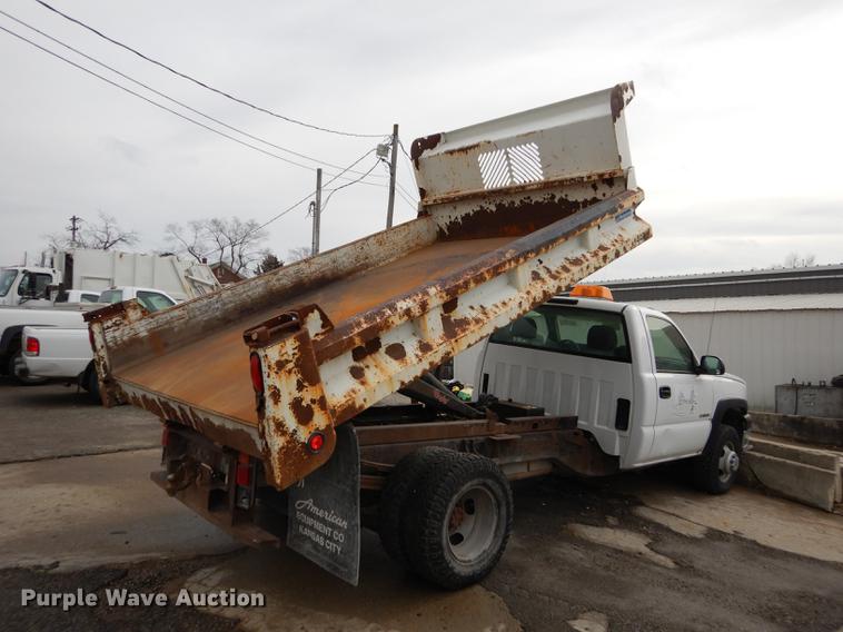 image for item J5537 2004 Chevrolet Silverado 3500 dump bed pickup truck