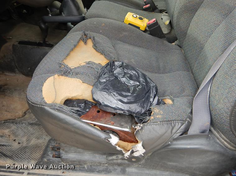 image for item J5537 2004 Chevrolet Silverado 3500 dump bed pickup truck