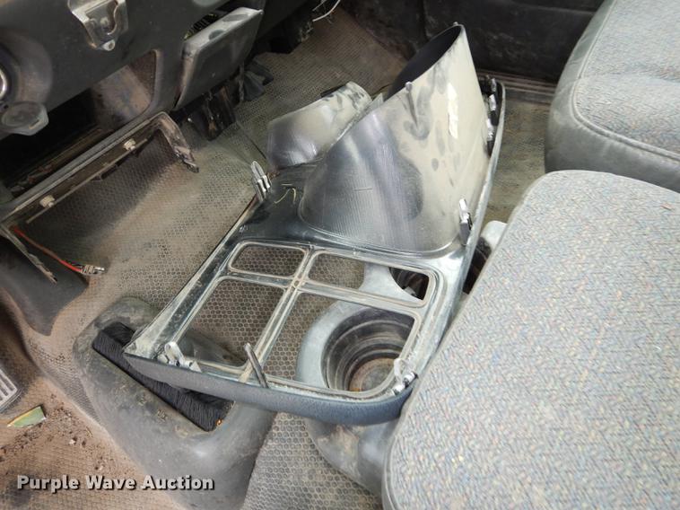image for item J5537 2004 Chevrolet Silverado 3500 dump bed pickup truck