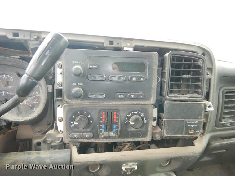 image for item J5537 2004 Chevrolet Silverado 3500 dump bed pickup truck