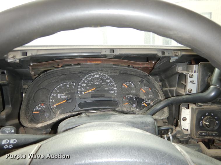 image for item J5537 2004 Chevrolet Silverado 3500 dump bed pickup truck